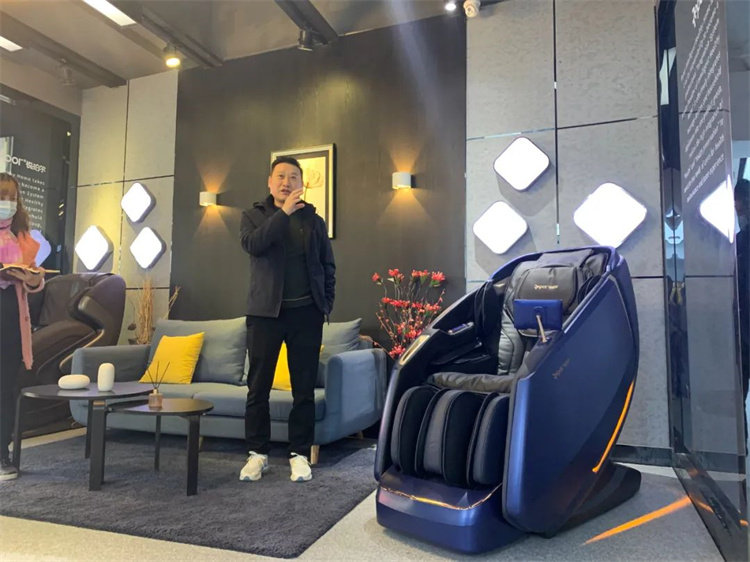 九游娱乐Nineame官方网站體育集團(tuán)旗下品牌—銳珀?duì)柵e行新款4D穴感總裁按摩椅S500內(nèi)訓(xùn)會(huì)