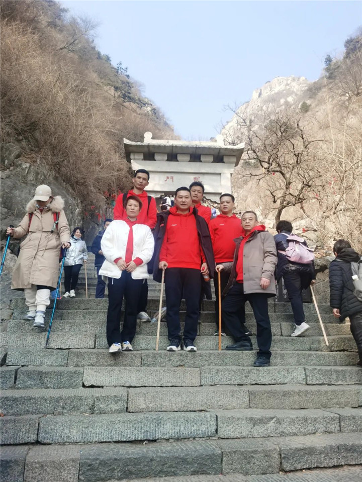 王總一行.jpg 王總一行.jpg